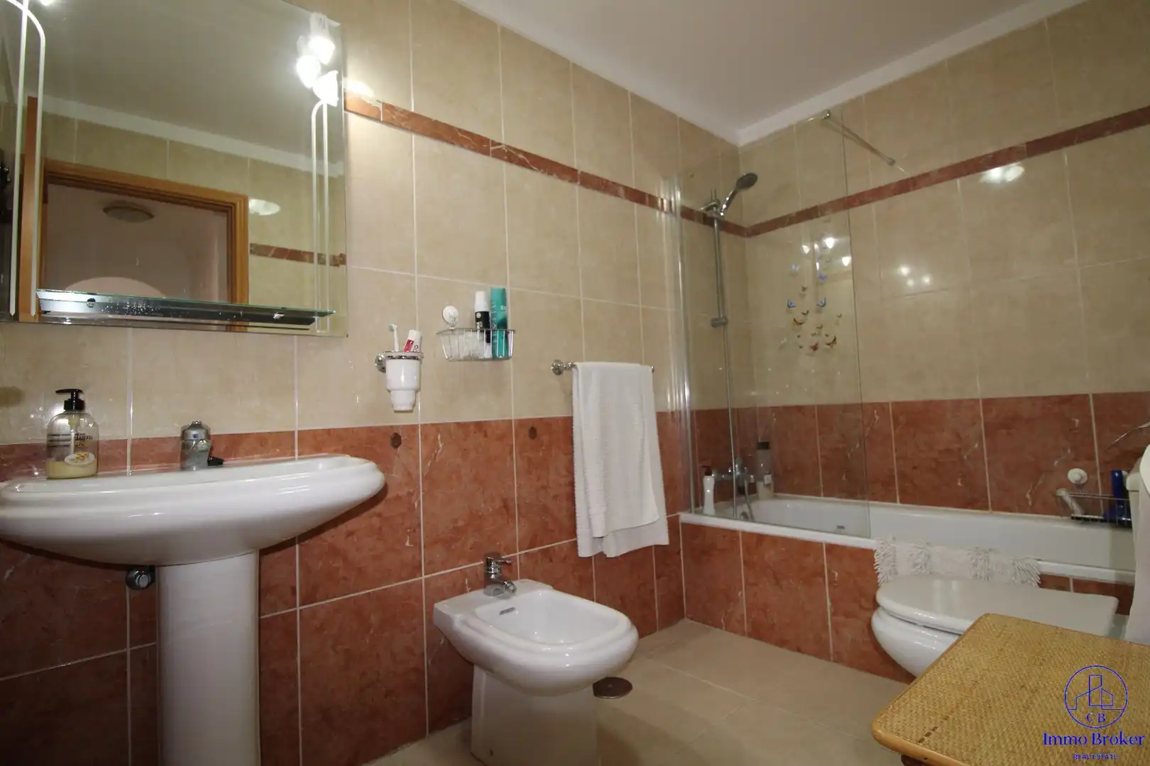Baño de Piso en venta en Adeje con Amueblado y Piscina comunitaria