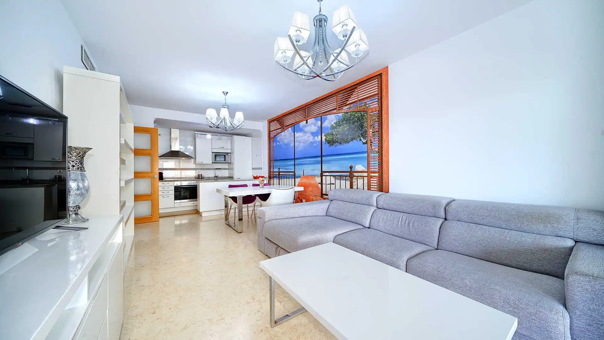 Sala d'estar de Apartament en venda en Marbella amb Aire condicionat, Terrassa i Piscina