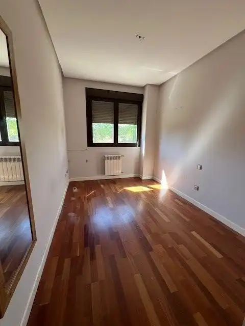 Dormitori de Pis de lloguer en Las Rozas de Madrid amb Aire condicionat, Calefacció i Terrassa