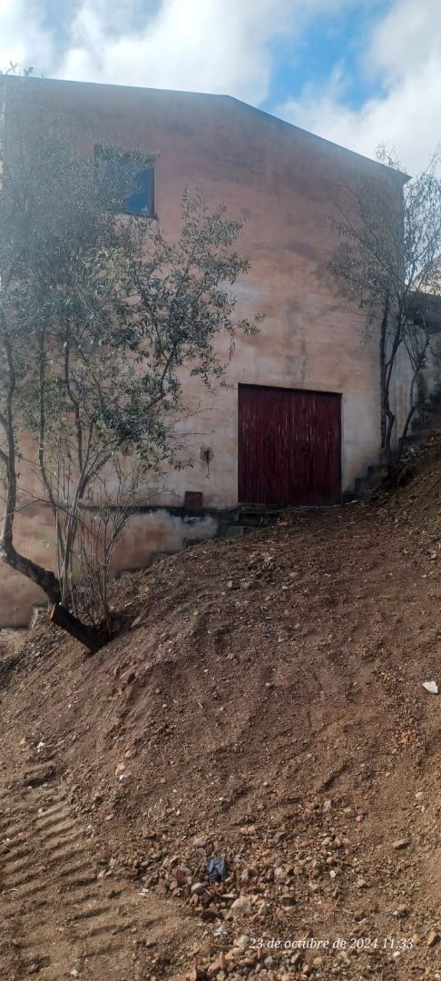 Country house for sale in Almogía