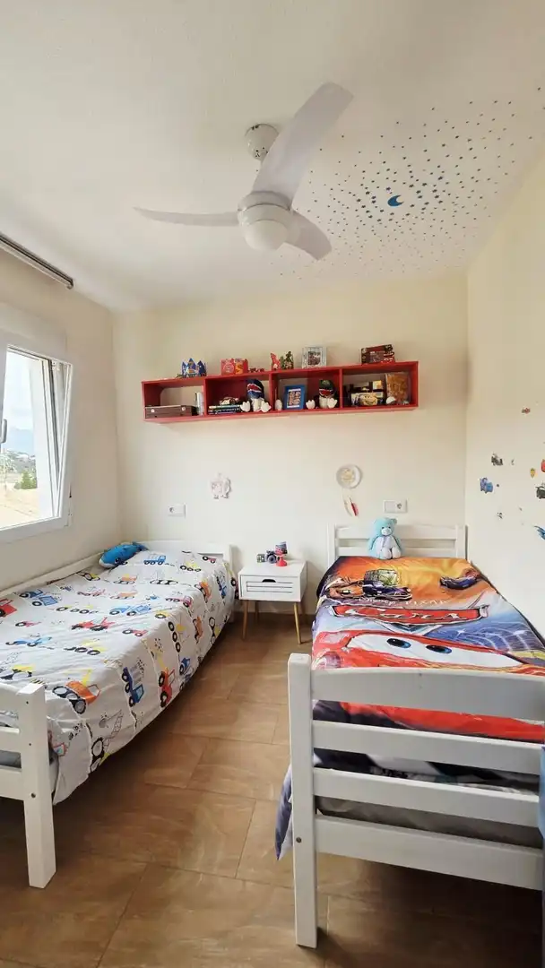 Schlafzimmer von Haus oder Chalet zum Verkauf in La Nucia mit Klimaanlage, Heizung und Privatgarten