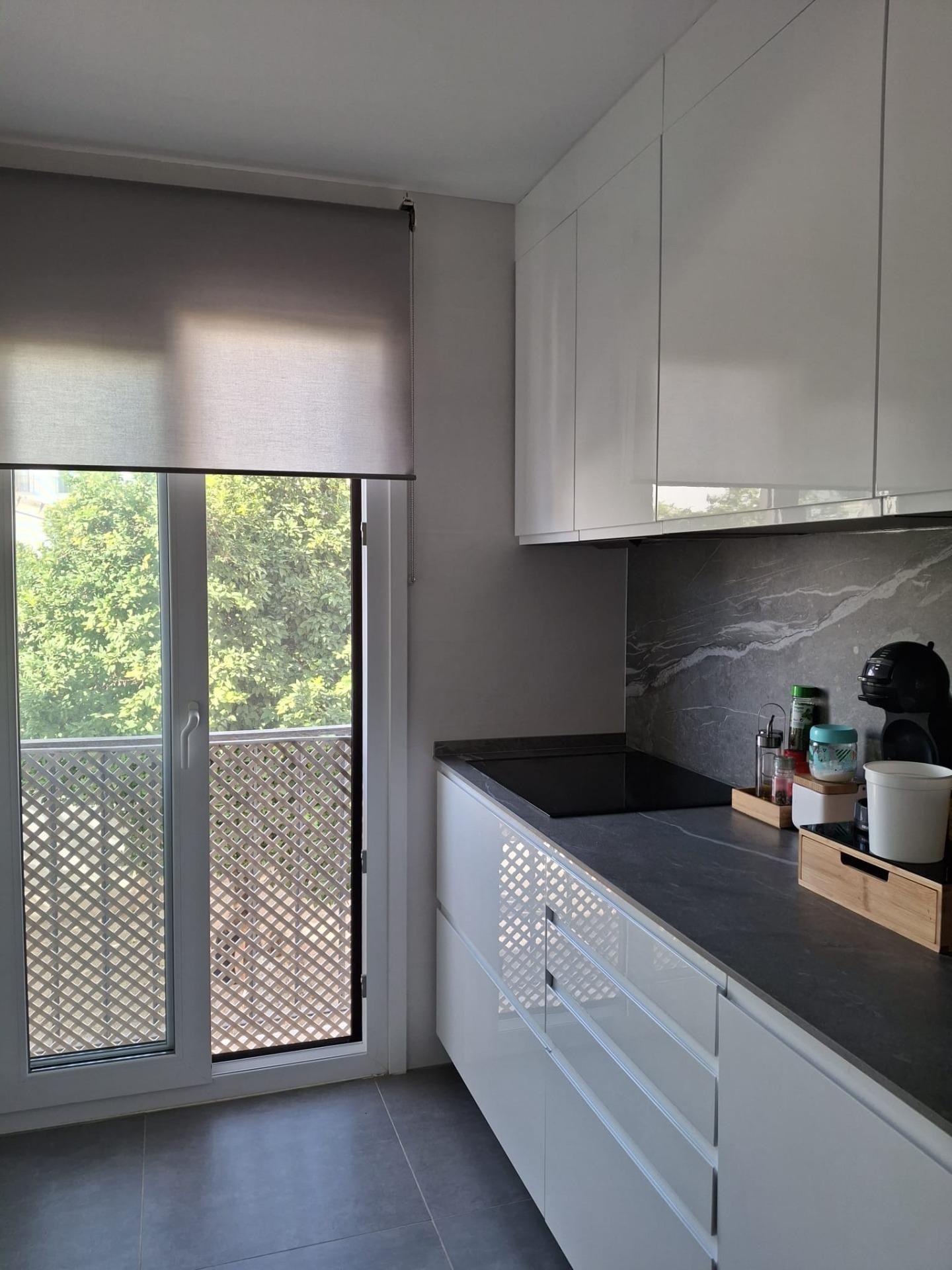 Cuina de Pis en venda en Jerez de la Frontera amb Terrassa i Balcó