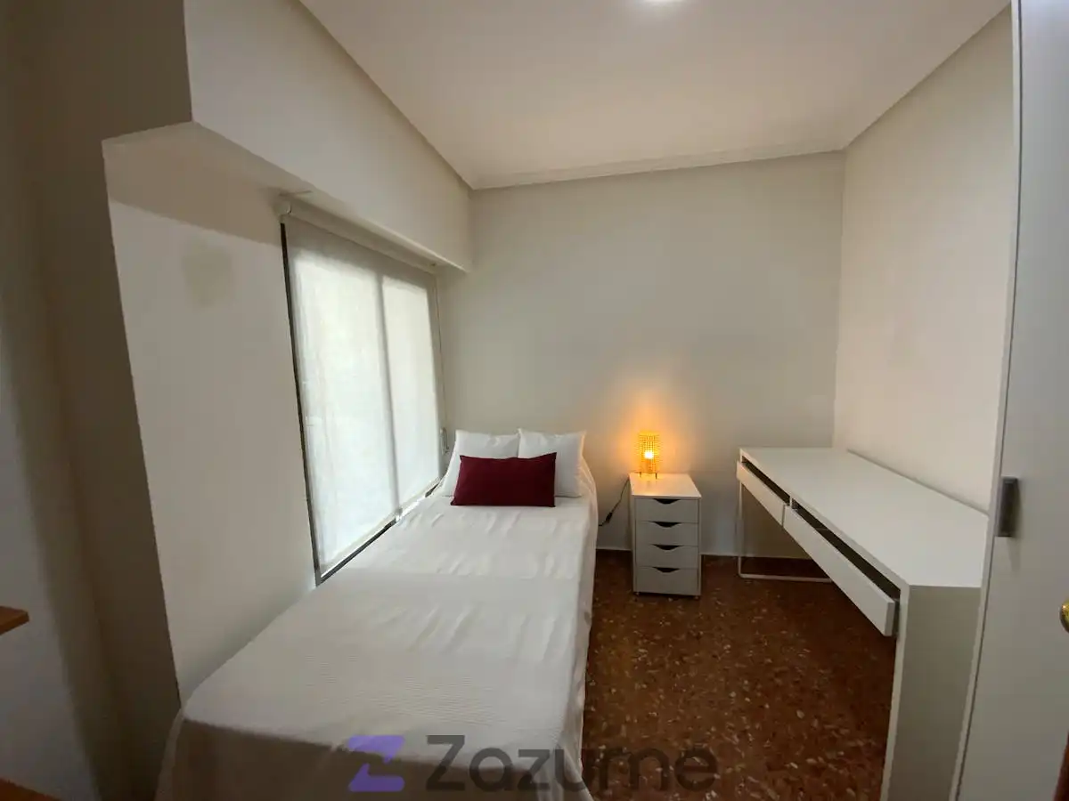 Schlafzimmer von Wohnung zur Miete in Valencia mit Klimaanlage, Heizung und Terrasse
