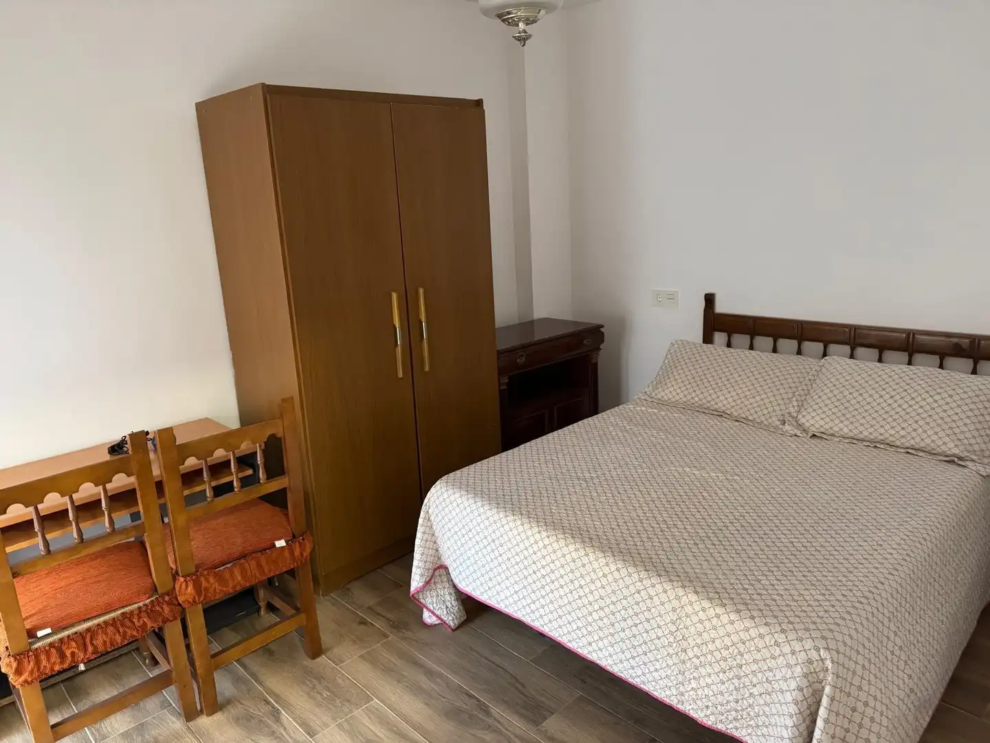 Bedroom of Flat for rent in Granada  with Heating, Terrace and Furnished