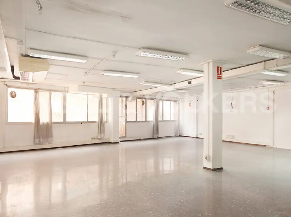 Oficina en venda en Barcelona amb Terrassa