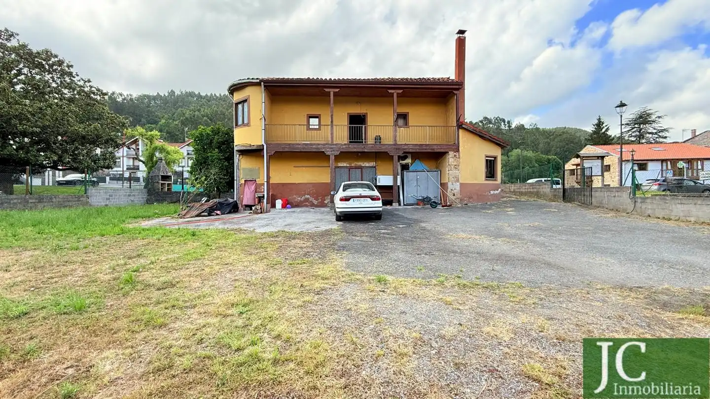 Vista exterior de Casa o chalet en venta en Rasines