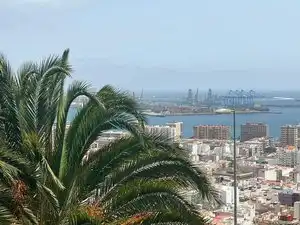 Vista exterior de Casa o xalet en venda en Las Palmas de Gran Canaria amb Terrassa i Traster