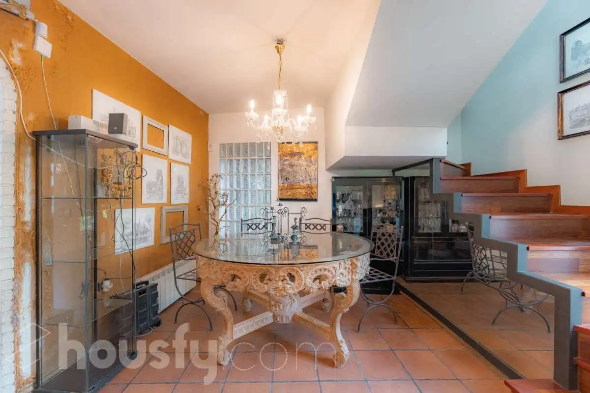 Menjador de Casa o xalet en venda en Vallirana, Barcelona