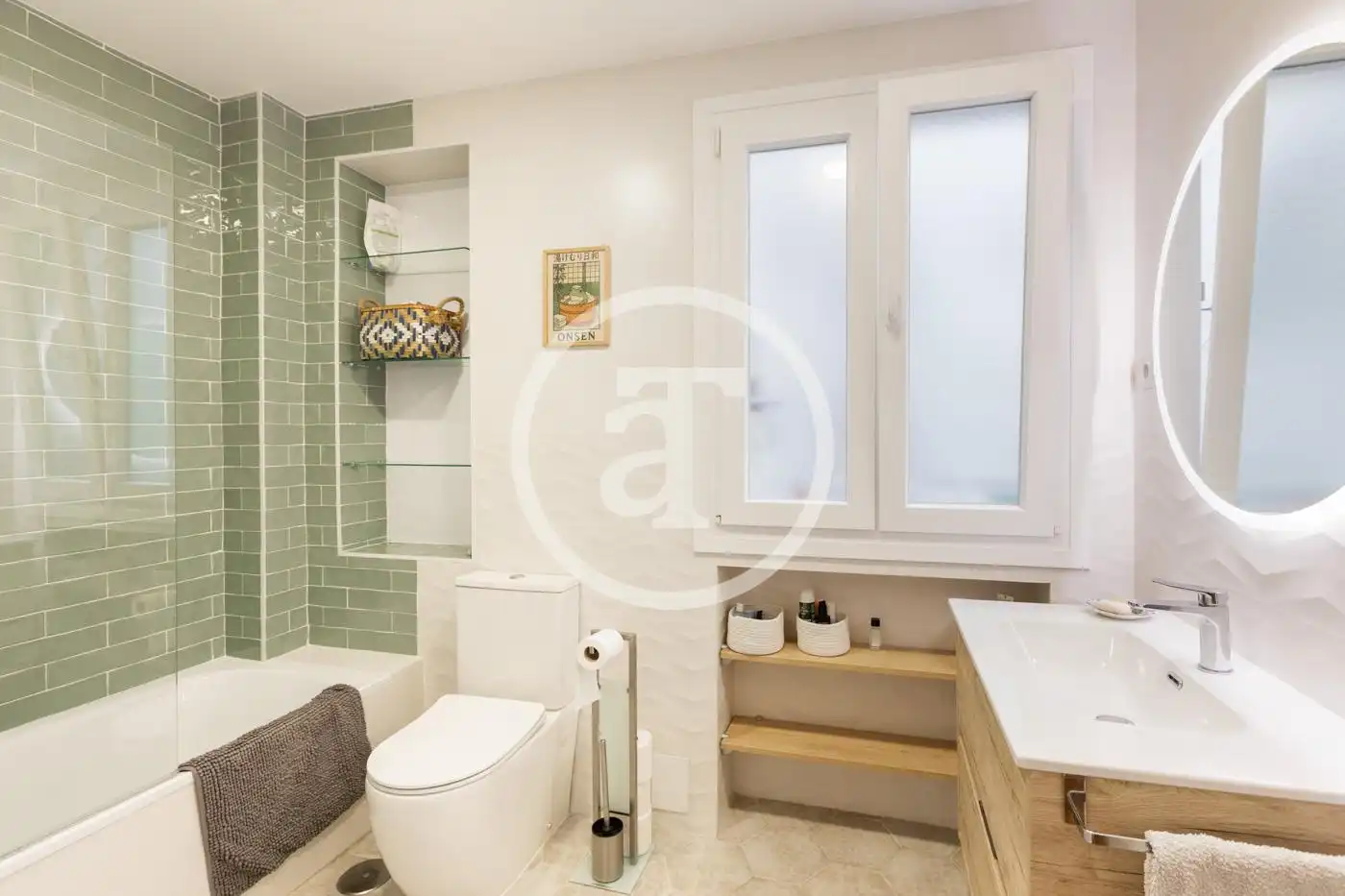 Badezimmer von Wohnung zur Miete in Madrid mit Klimaanlage, Heizung und Möbliert
