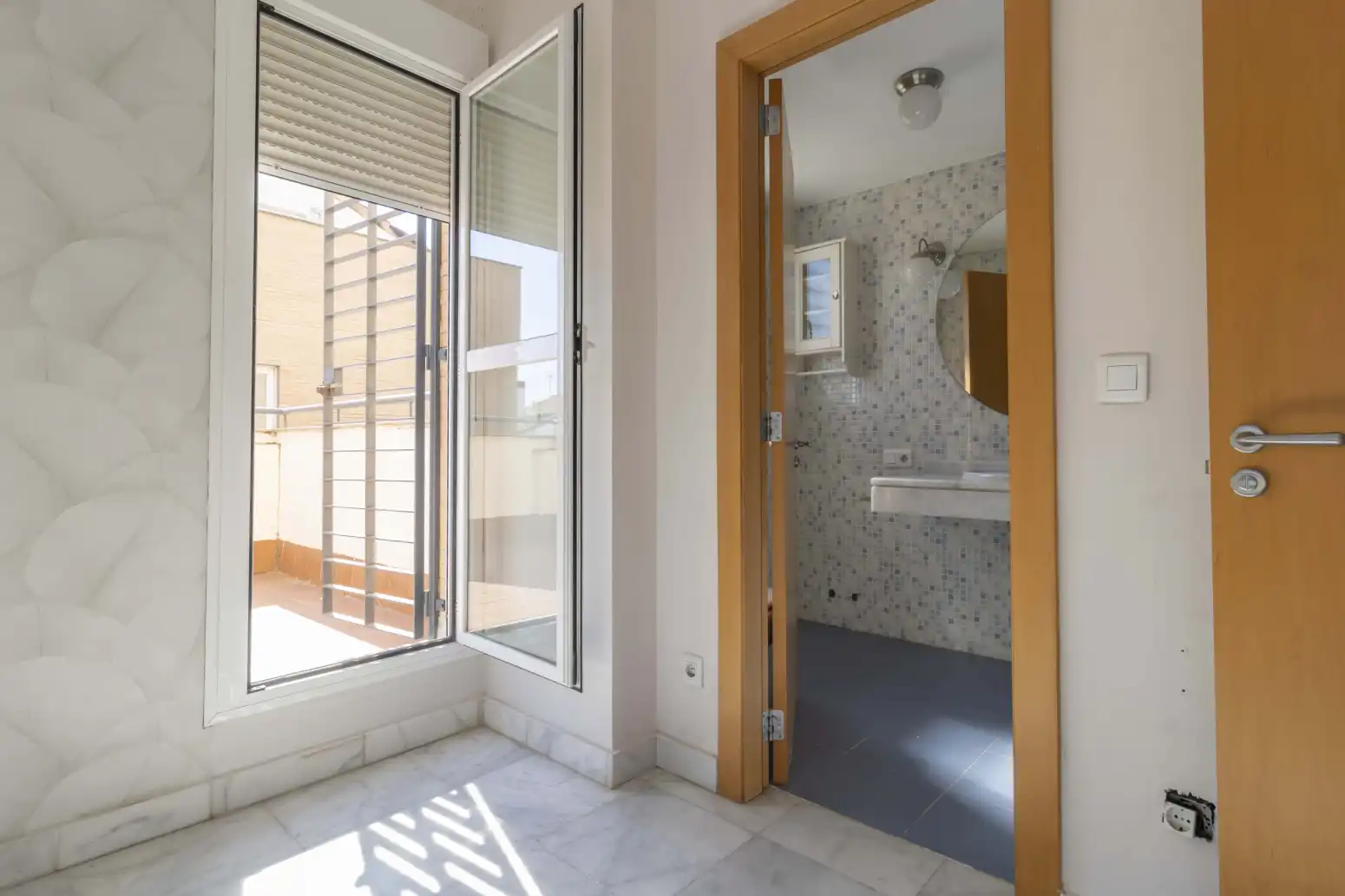 Casa adosada en venta en Espartinas con Aire acondicionado, Terraza y Piscina