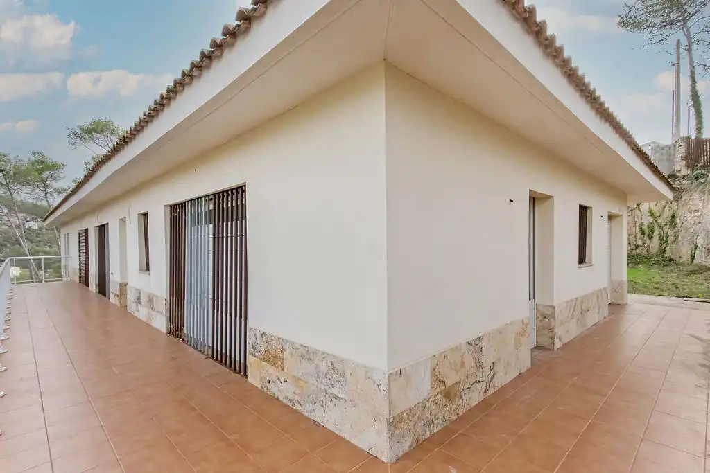 Buildings for sale in C/ De la Guineu, Olivella