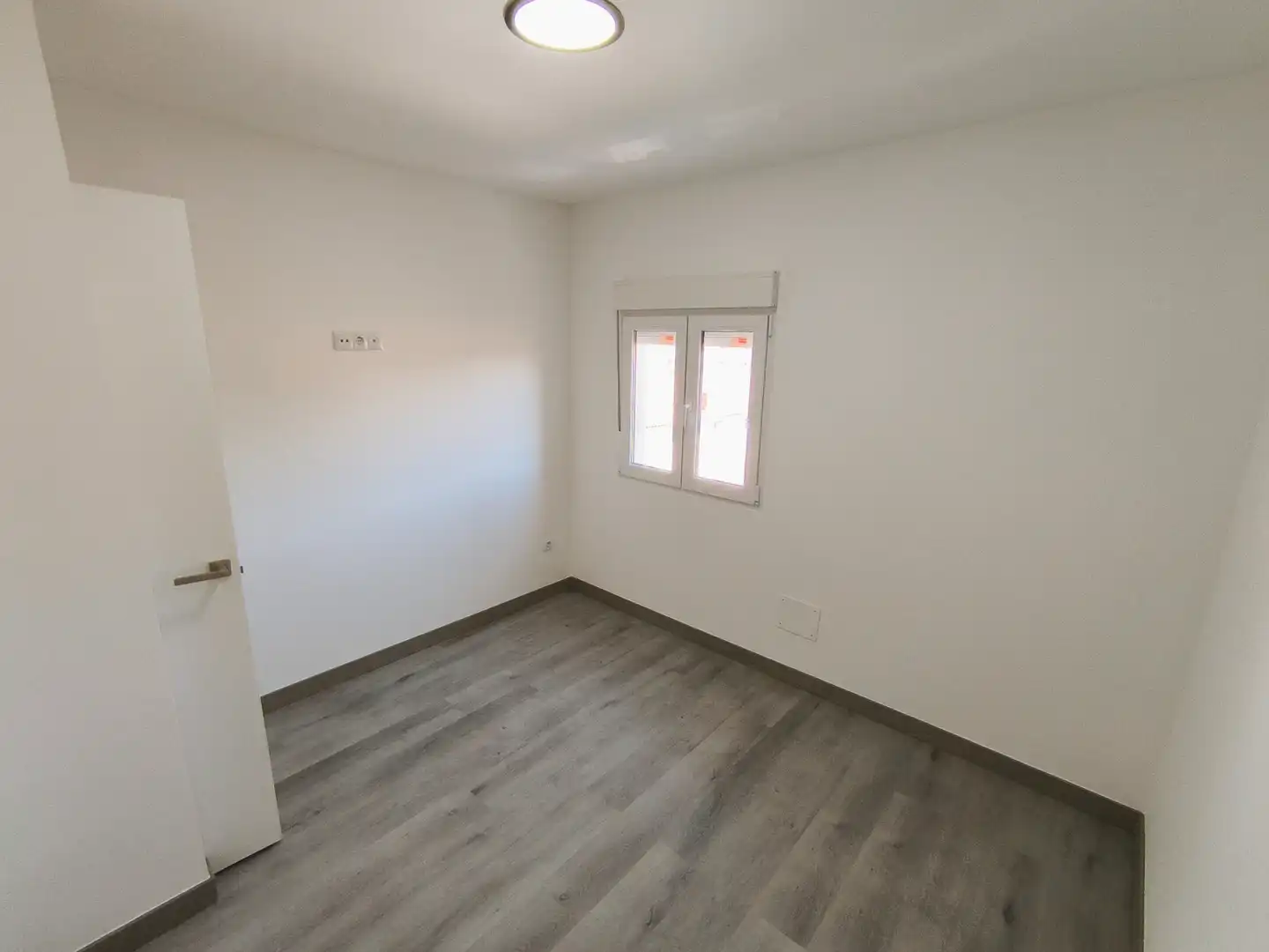 Bedroom of Flat for sale in Palencia  with Air Conditioner, Heating and Parquet flooring