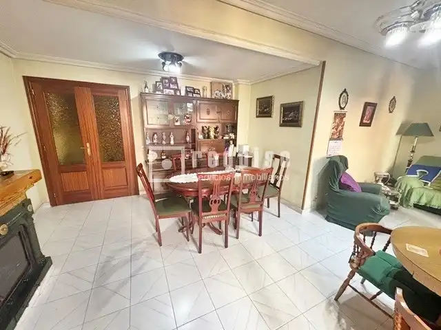 Menjador de Dúplex en venda en Guadalajara amb Calefacció, Terrassa i Moblat