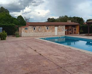 Piscina de Casa o xalet en venda en Medina del Campo amb Terrassa i Piscina