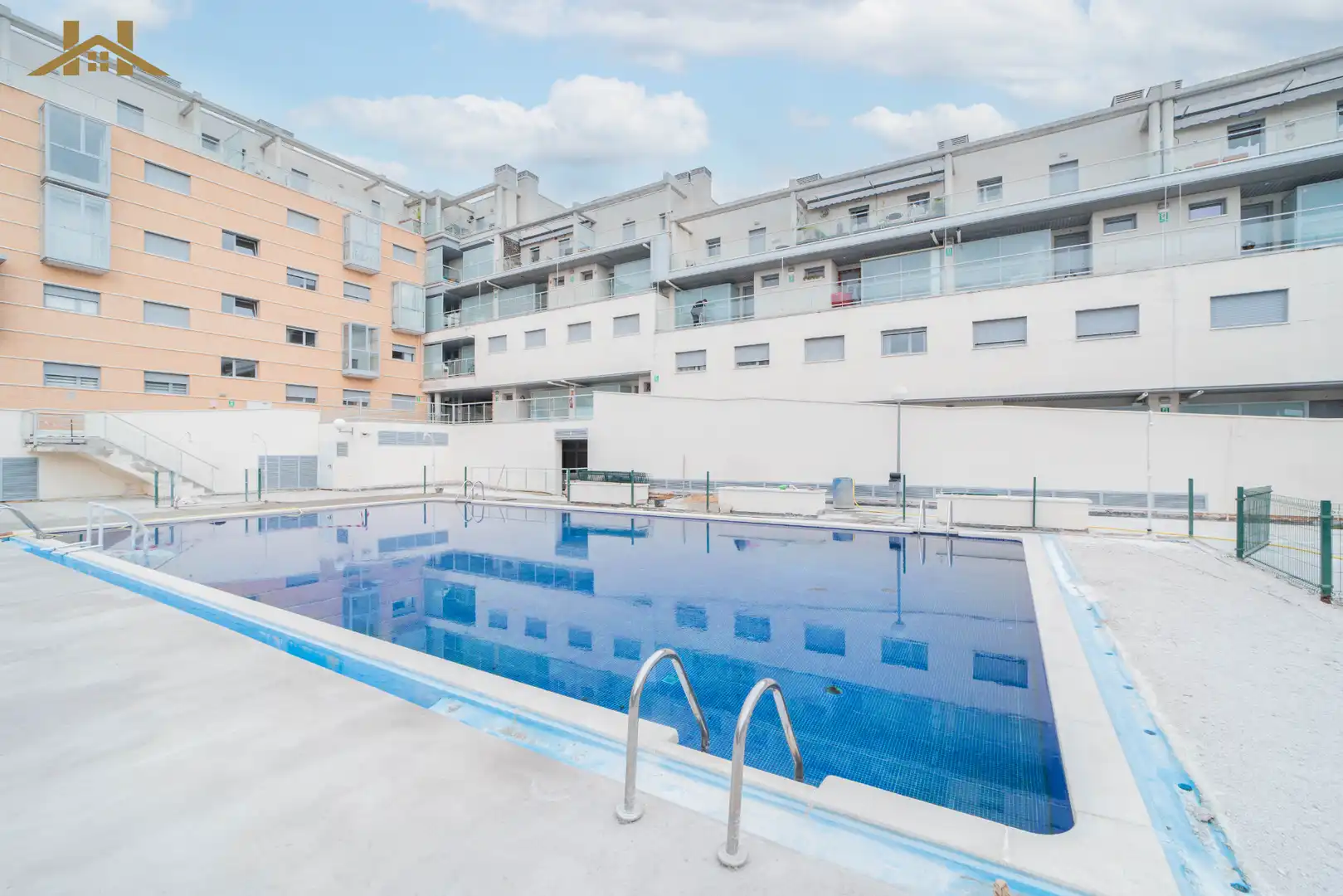 Swimming pool of Apartments for sale in Arroyomolinos (Madrid)  with Air Conditioner, Storage room and Swimming Pool