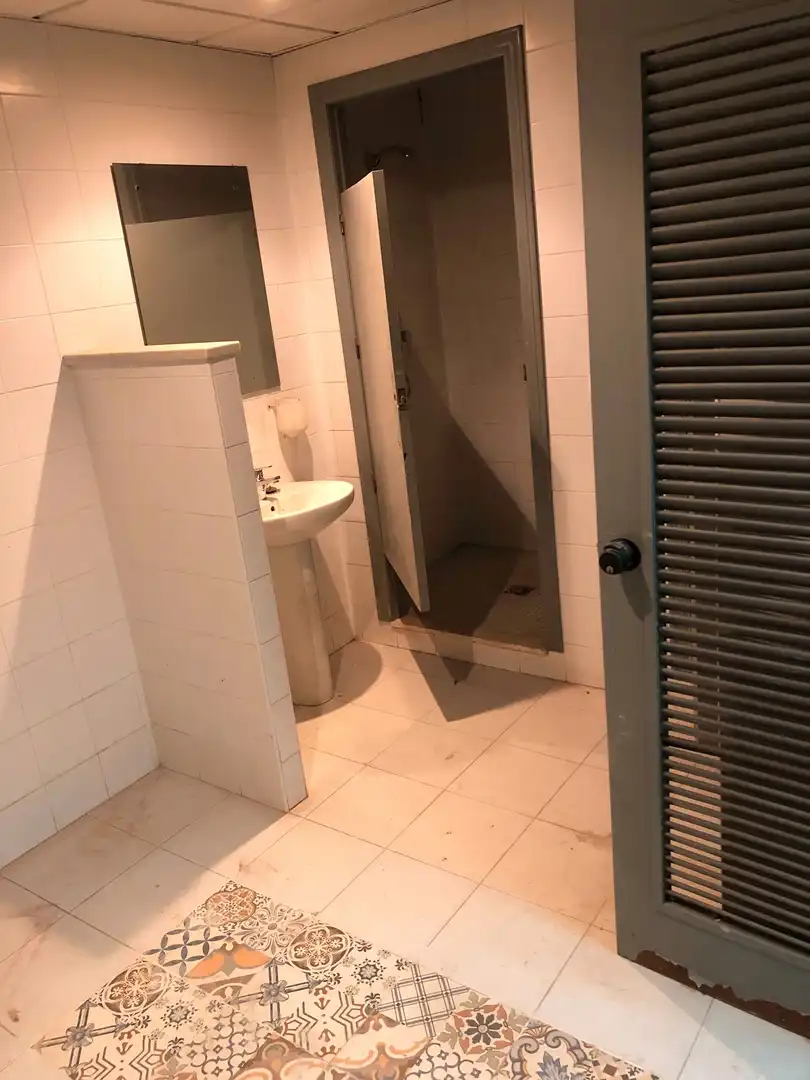 Baño de Nave industrial de alquiler en Villafranca de Córdoba