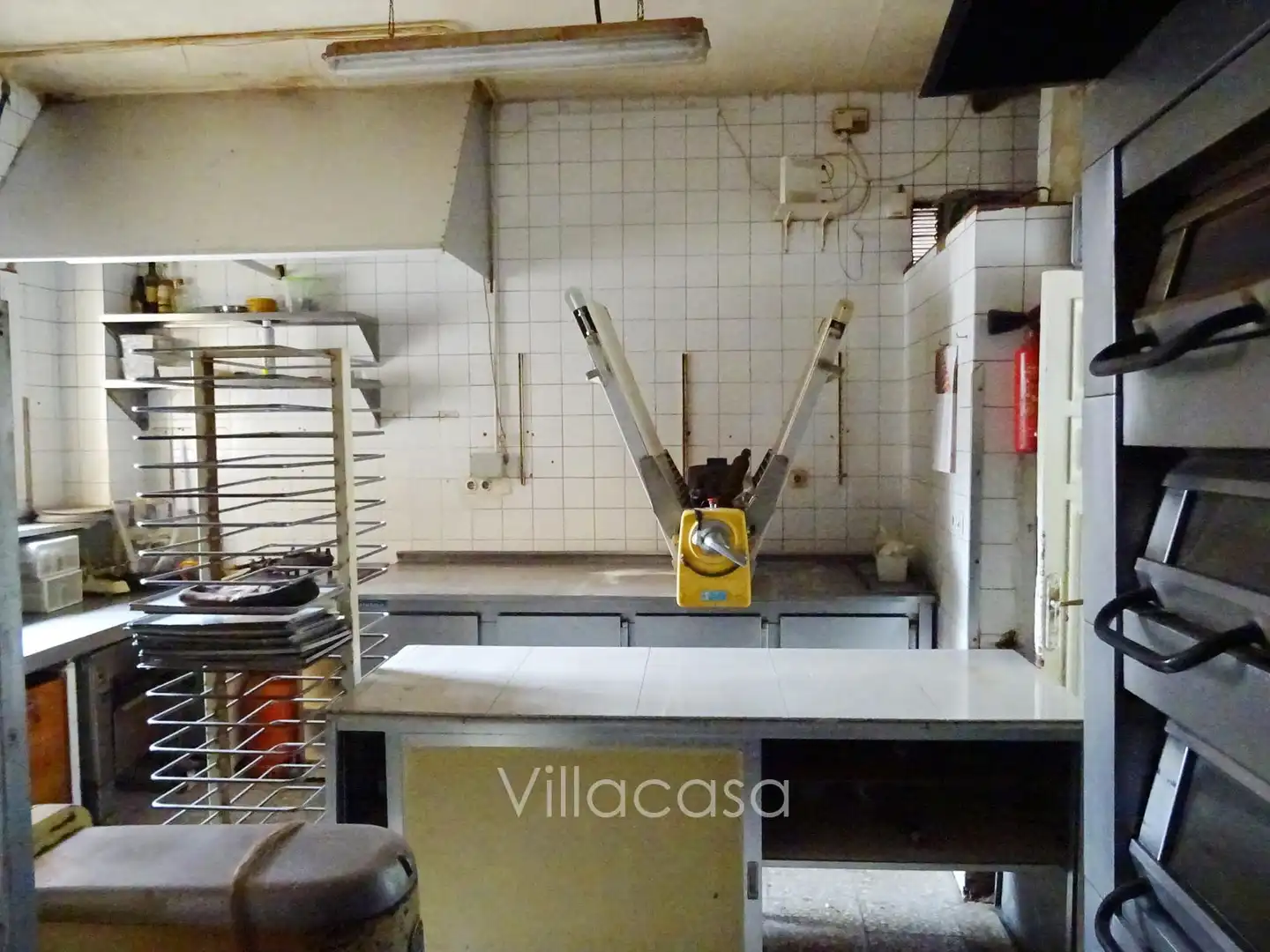 Local comercial en alquiler en Calle del Monte Aya 13, imagen 4