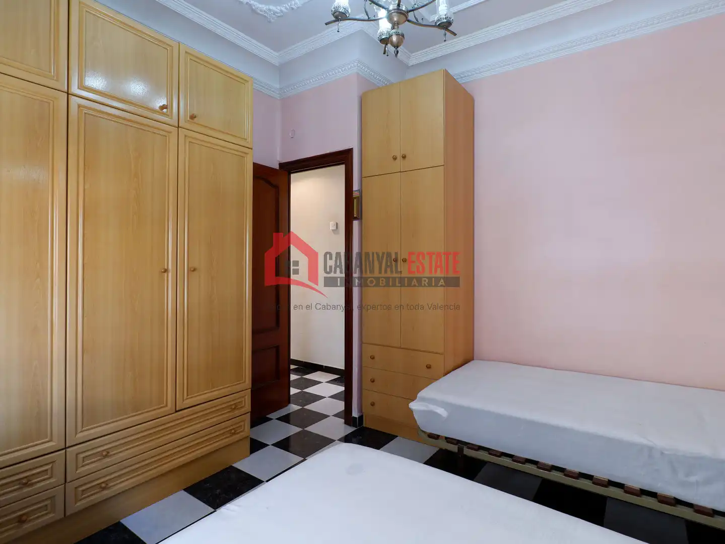 Dormitori de Apartament de lloguer en Valencia amb Aire condicionat, Moblat i Balcó
