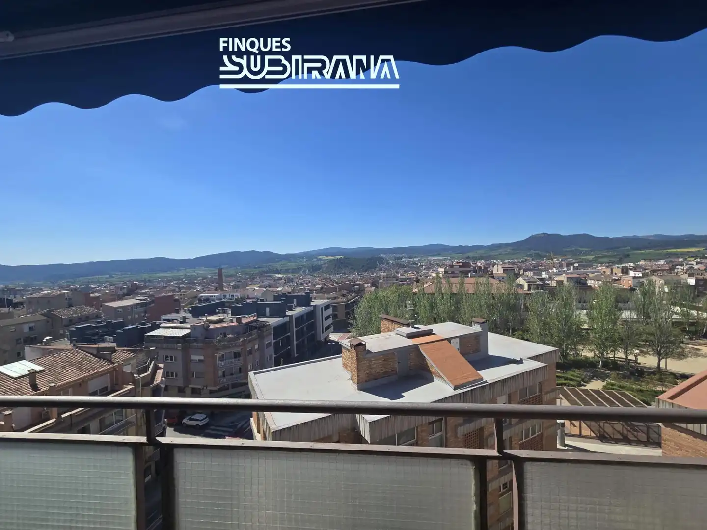 Vista exterior de Pis en venda en Igualada amb Calefacció i Terrassa