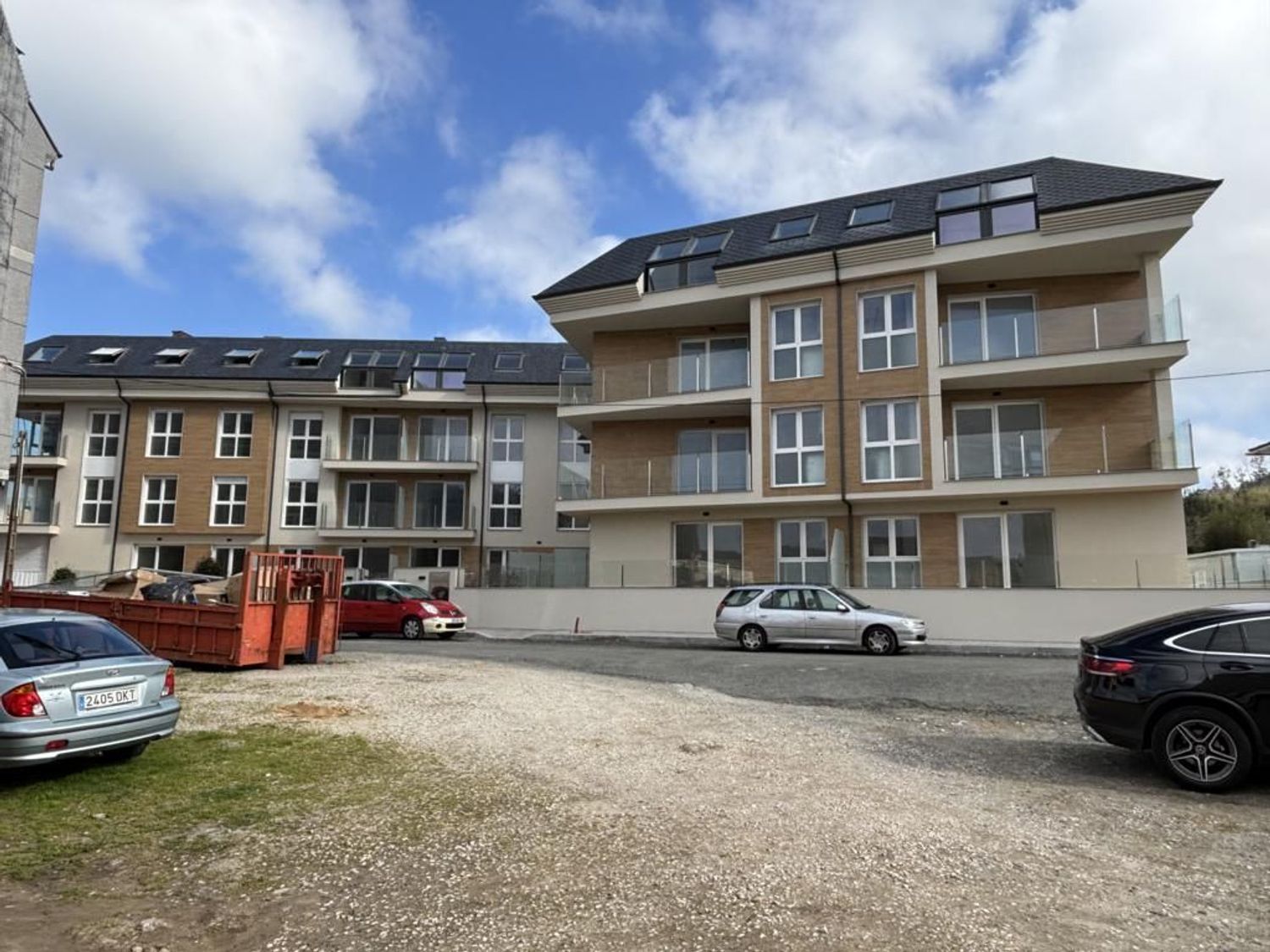 Vista exterior de Pis en venda en Ortigueira amb Calefacció, Jardí privat i Terrassa