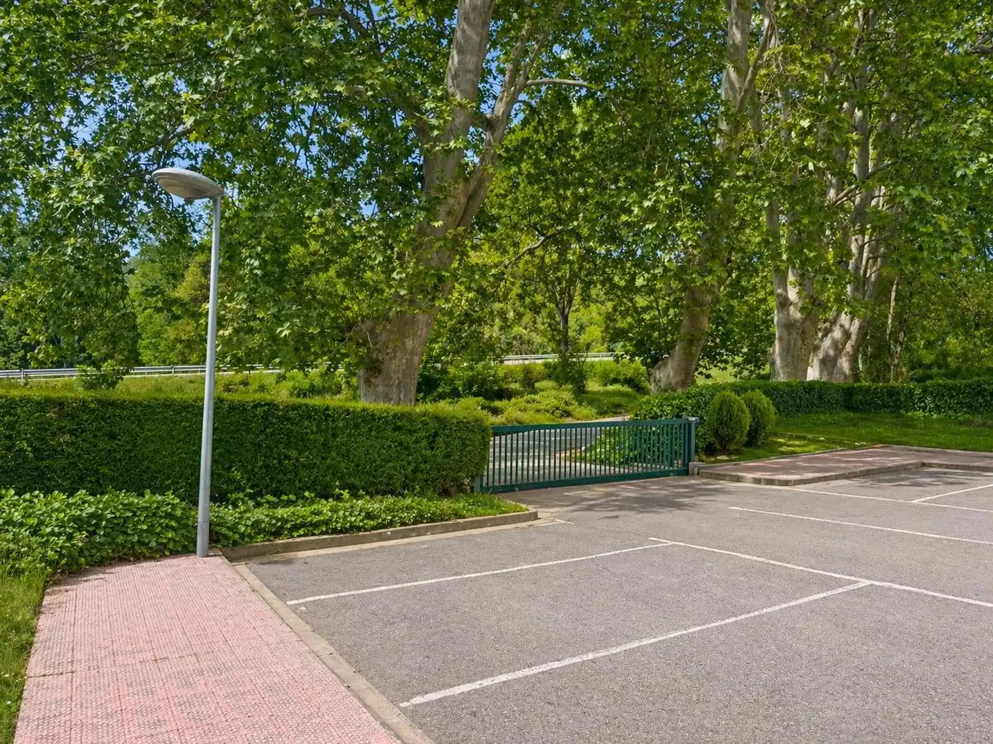 Parking de Piso en venta en Berga con Calefacción, Trastero y Balcón