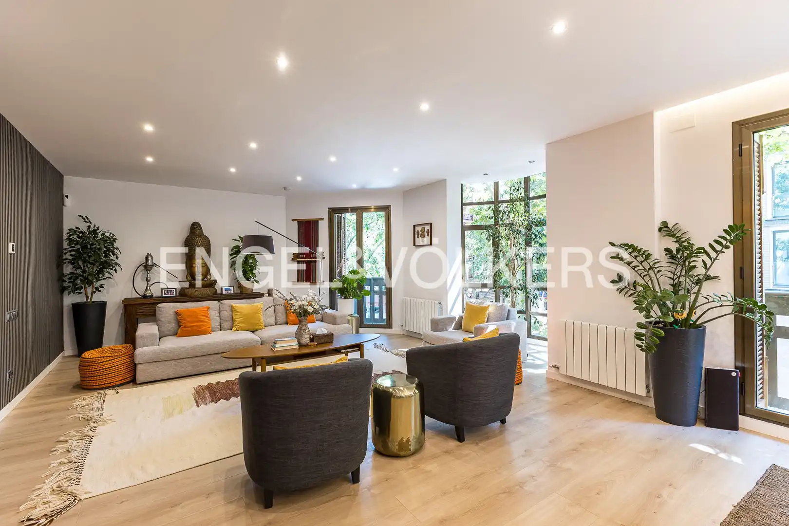 Living room of Flat for rent in Barcelona  with Air Conditioner, Heating and Private garden