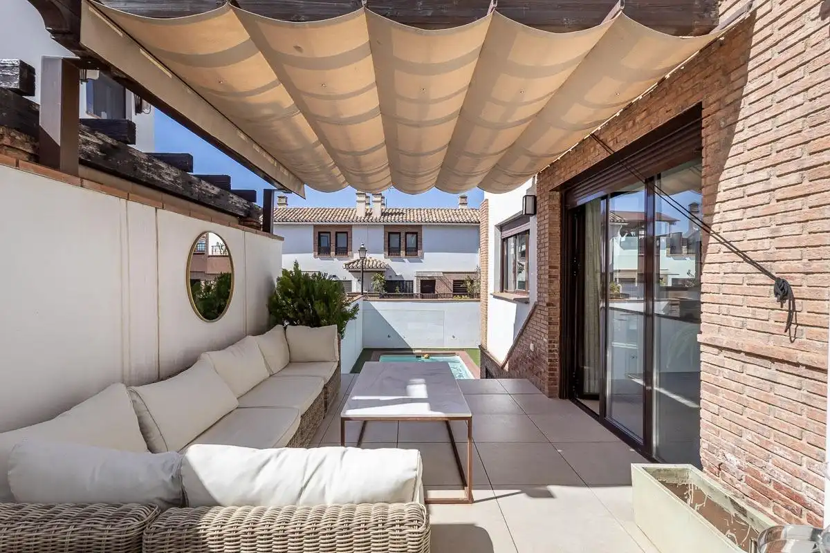 Terrasse von Haus oder Chalet zum Verkauf in Huétor Vega mit Klimaanlage, Heizung und Terrasse