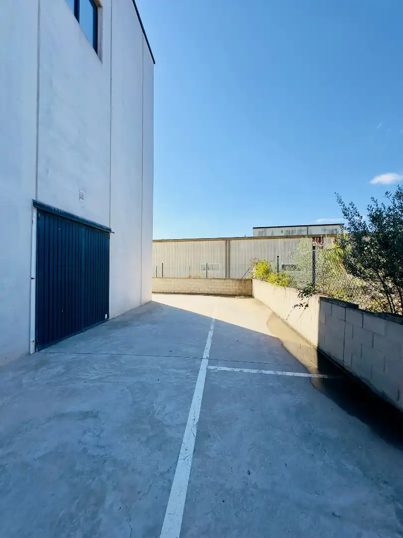 Parking de Nave industrial en venta en Torroella de Montgrí con Calefacción y Alarma