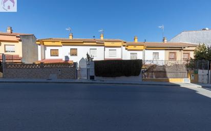 Exterior view of Single-family semi-detached for sale in Iznalloz  with Heating, Parquet flooring and Terrace