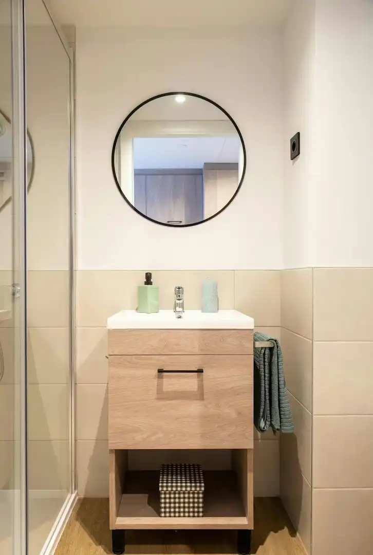 Badezimmer von Wohnung zur Miete in Barcelona mit Klimaanlage und Heizung