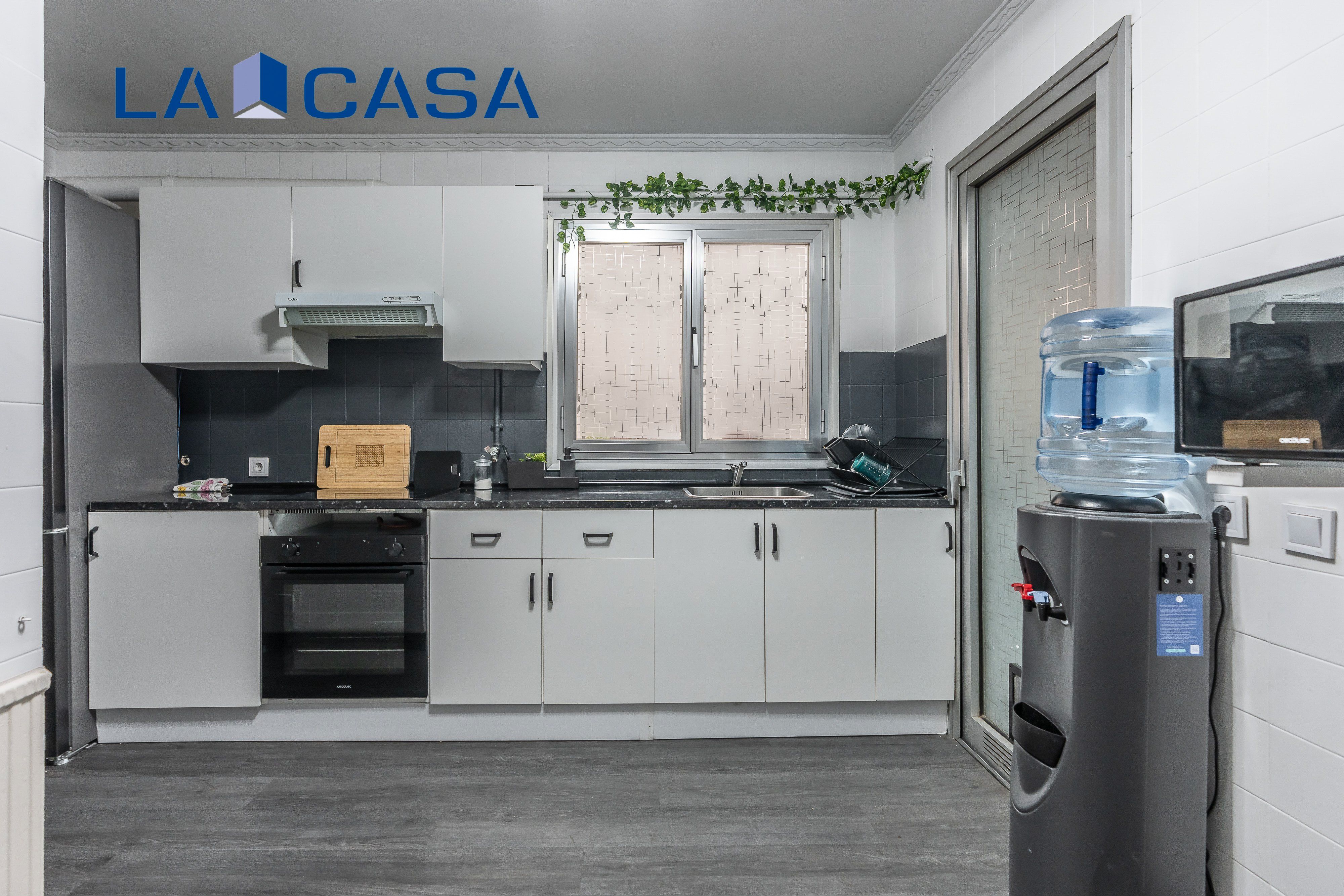 Kitchen of Flat for sale in  Madrid Capital  with Heating