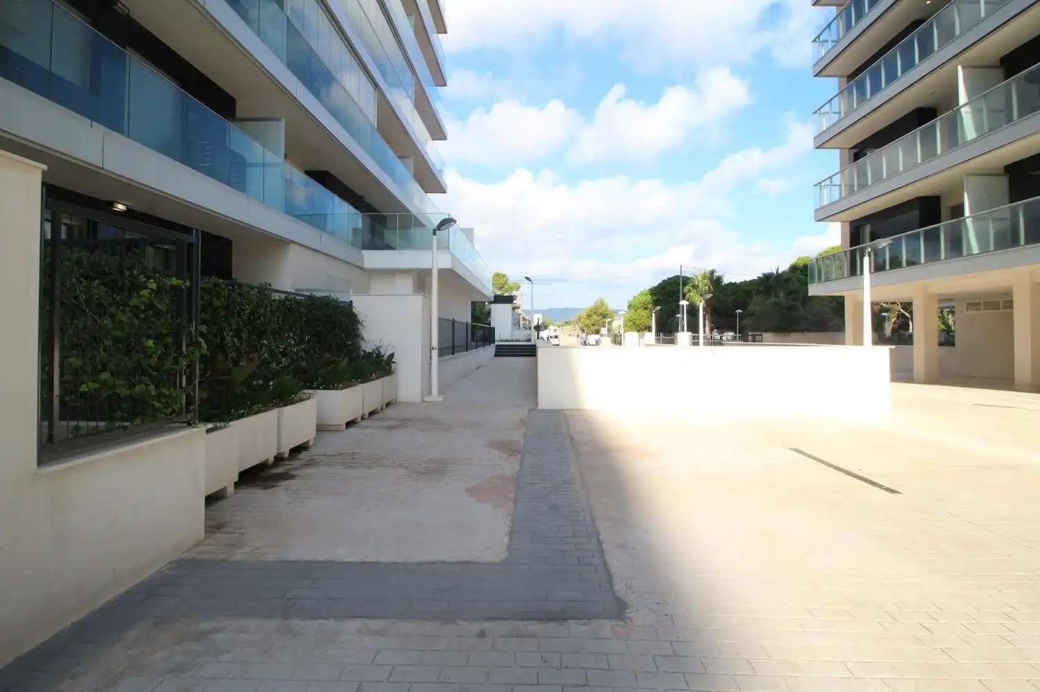 Außenansicht von Wohnung zum Verkauf in Oropesa del Mar / Orpesa mit Klimaanlage, Privatgarten und Terrasse