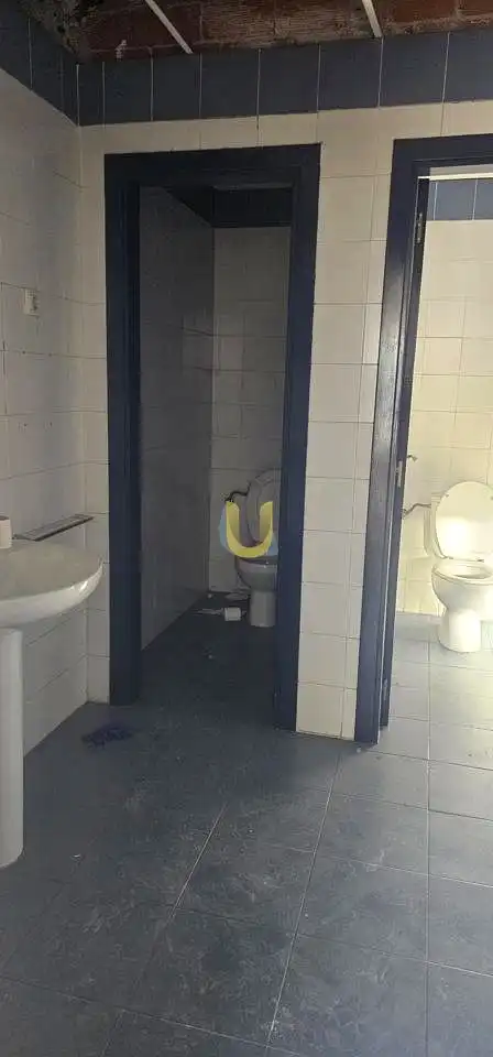 Bathroom of Industrial buildings for sale in Madrid