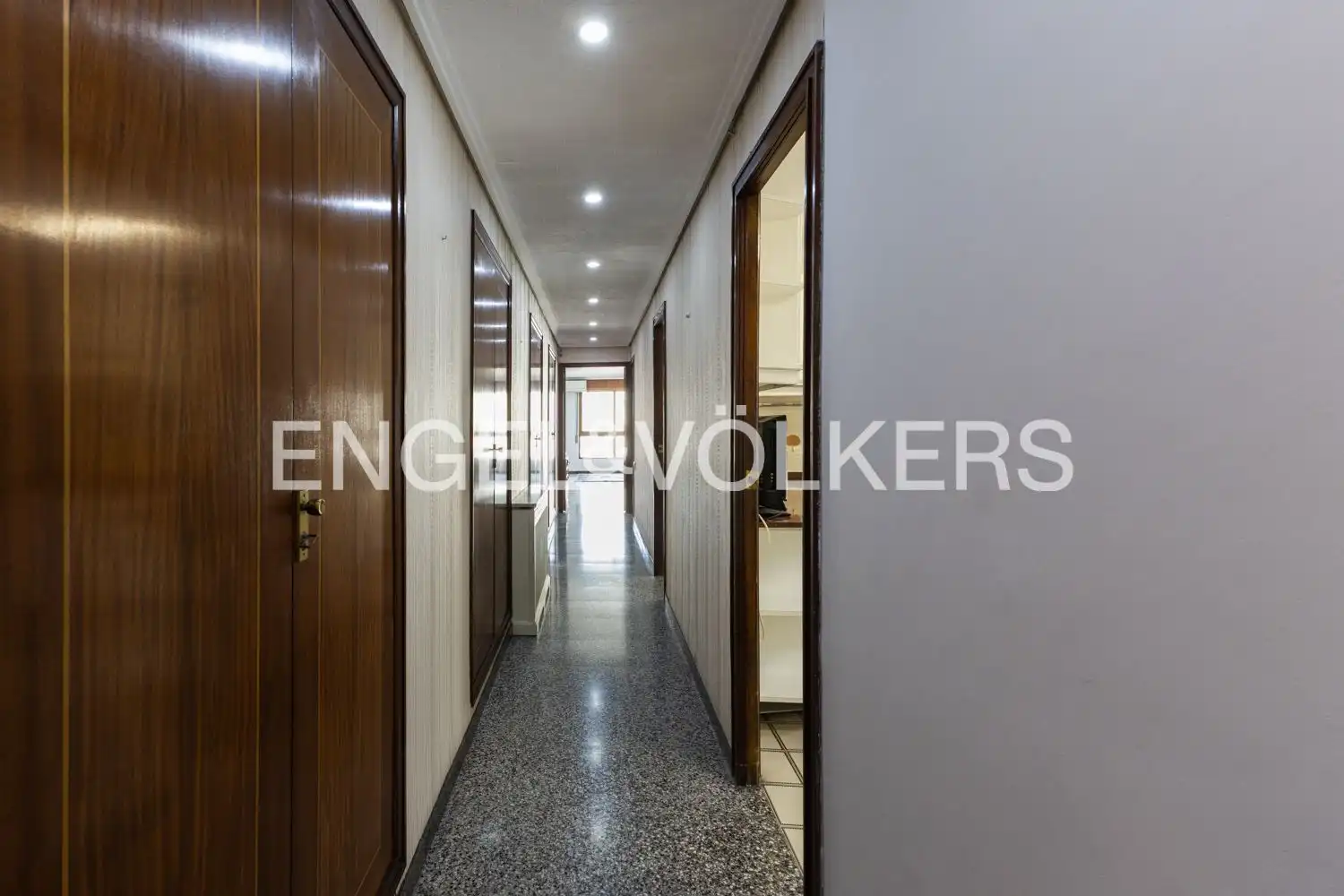 Piso en venta en Valencia con Aire acondicionado, Calefacción y Balcón