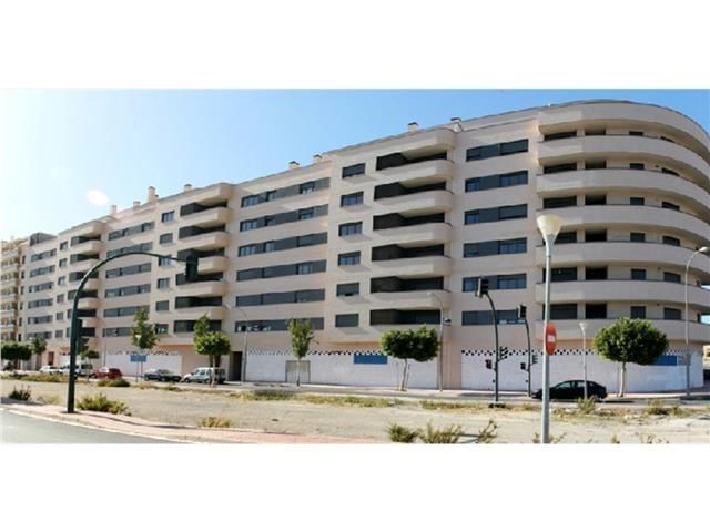 Vista exterior de Local en venta en  Almería Capital