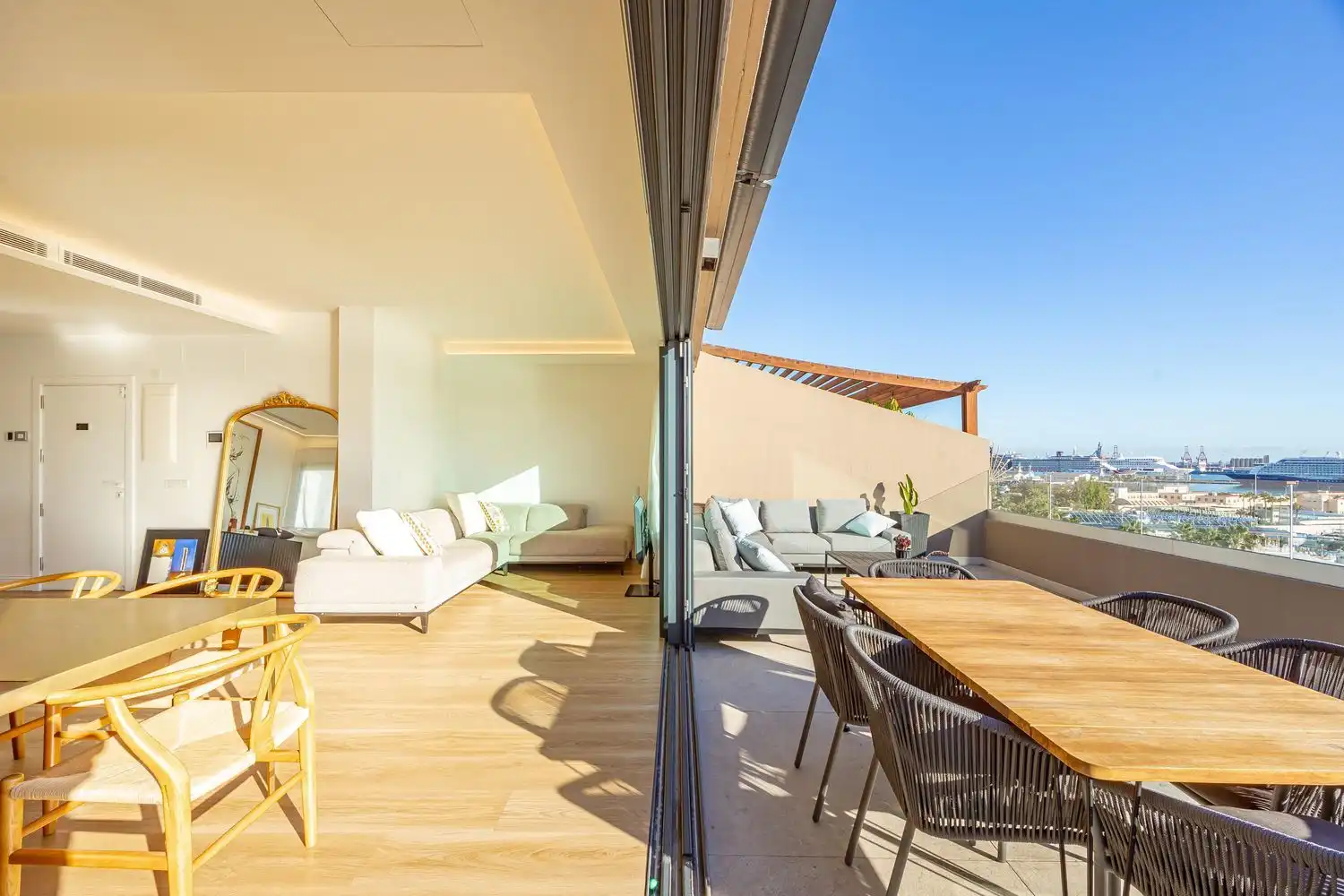 Terrasse von Dachboden zum Verkauf in Las Palmas de Gran Canaria mit Klimaanlage, Terrasse und Möbliert