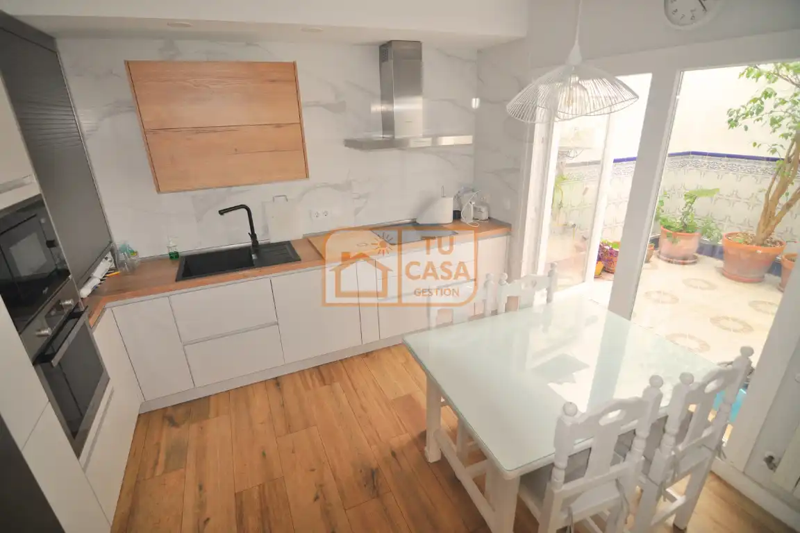 Reihenhaus mit Garten zum Verkauf in Calle Carlos Callejo, imagen 21