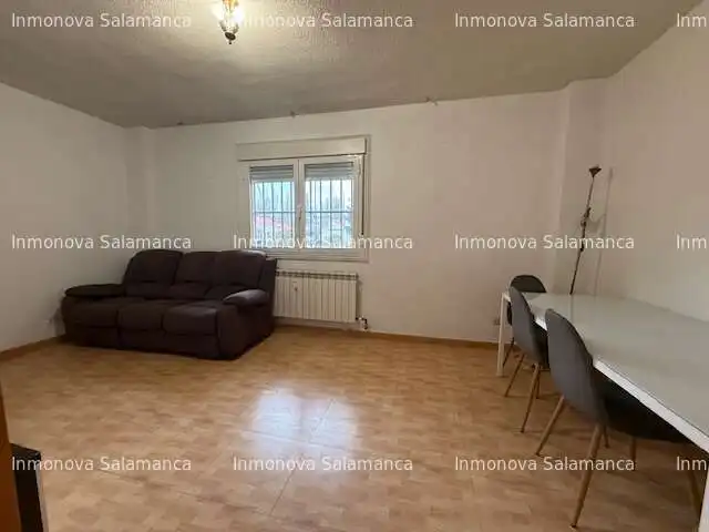 Living room of Flat for rent in Salamanca  with Heating, Furnished and Microwave