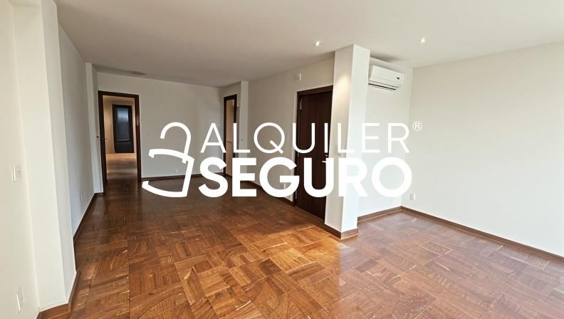 Bedroom of Flat to rent in  Sevilla Capital  with Air Conditioner