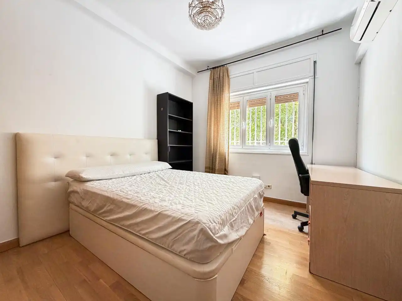 Bedroom of Flat for sale in Madrid  with Air Conditioner, Heating and Terrace