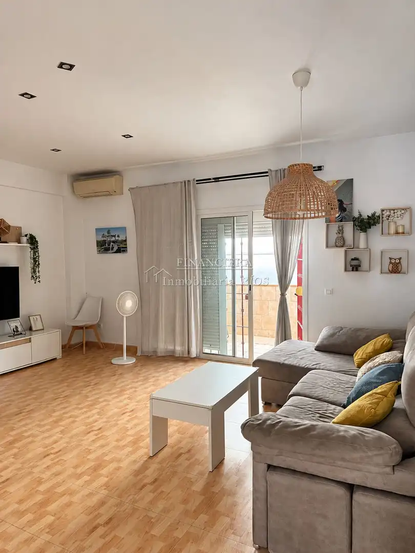 Sala d'estar de Casa o xalet en venda en Oromana 