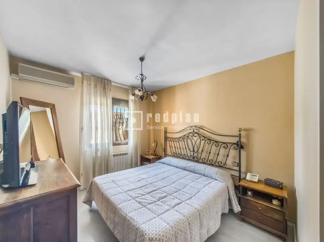 Habitación de Casa o chalet en venta en Rivas-Vaciamadrid con Aire acondicionado, Calefacción y Piscina