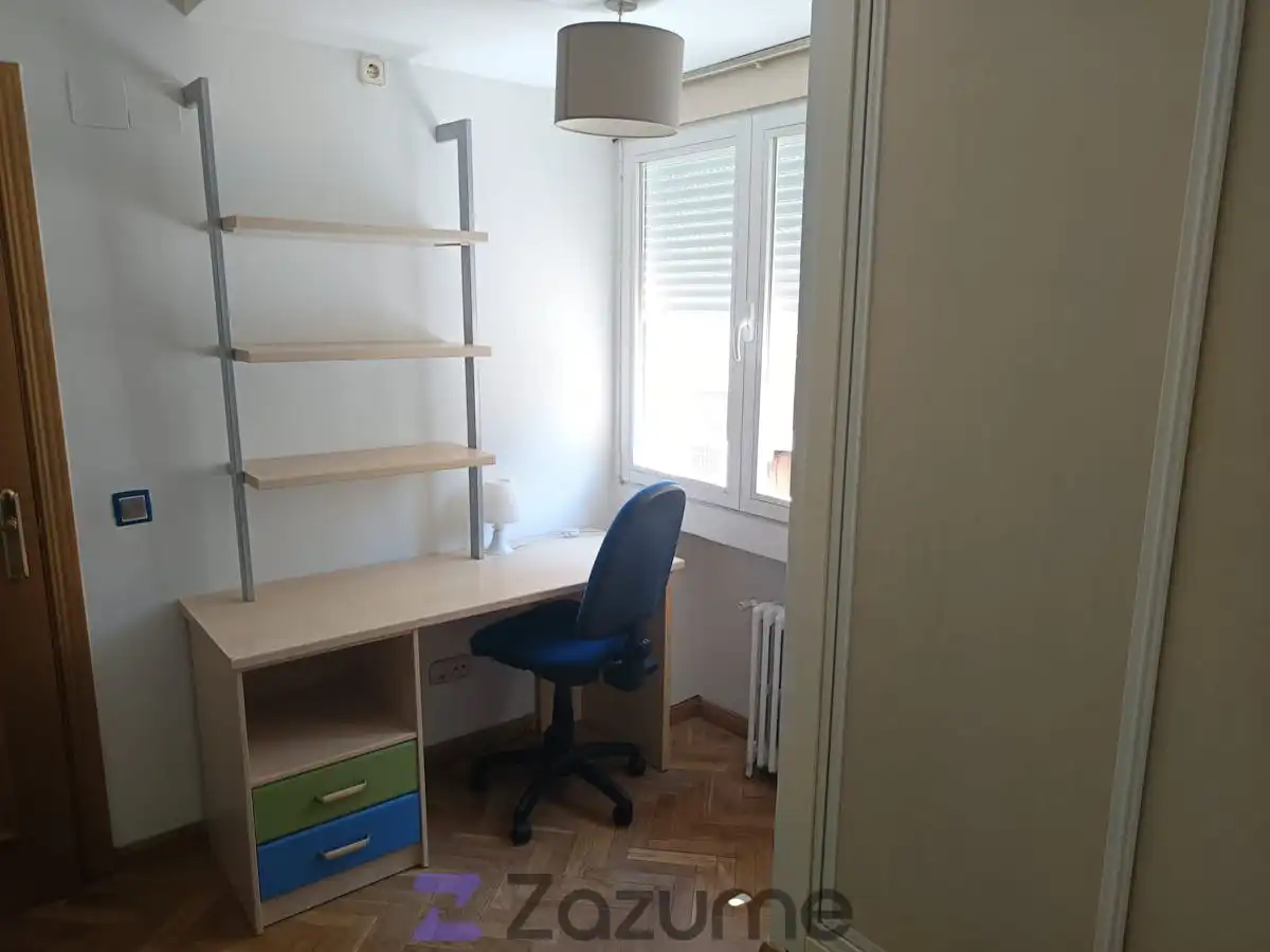 Bedroom of Flat for rent in Madrid  with Air Conditioner, Heating and Parquet flooring