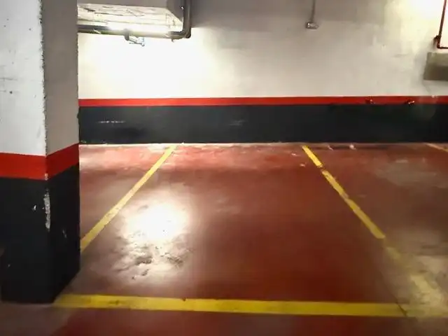 Parking de Piso en venta en Las Rozas de Madrid con Calefacción, Jardín privado y Piscina comunitaria