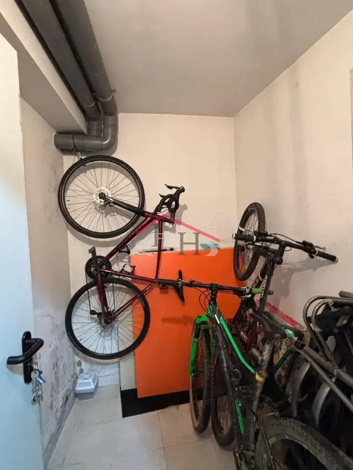 Parking de Dúplex en venta en San Andrés del Rabanedo con Calefacción, Parquet y Trastero