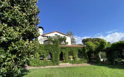 Vista exterior de Casa o xalet en venda en L'Ametlla del Vallès amb Aire condicionat, Calefacció i Jardí privat