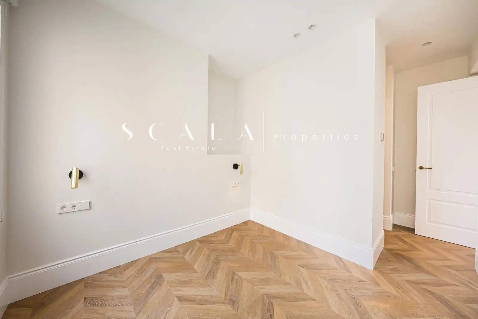 Bedroom of Attic for rent in Madrid  with Air Conditioner, Heating and Terrace
