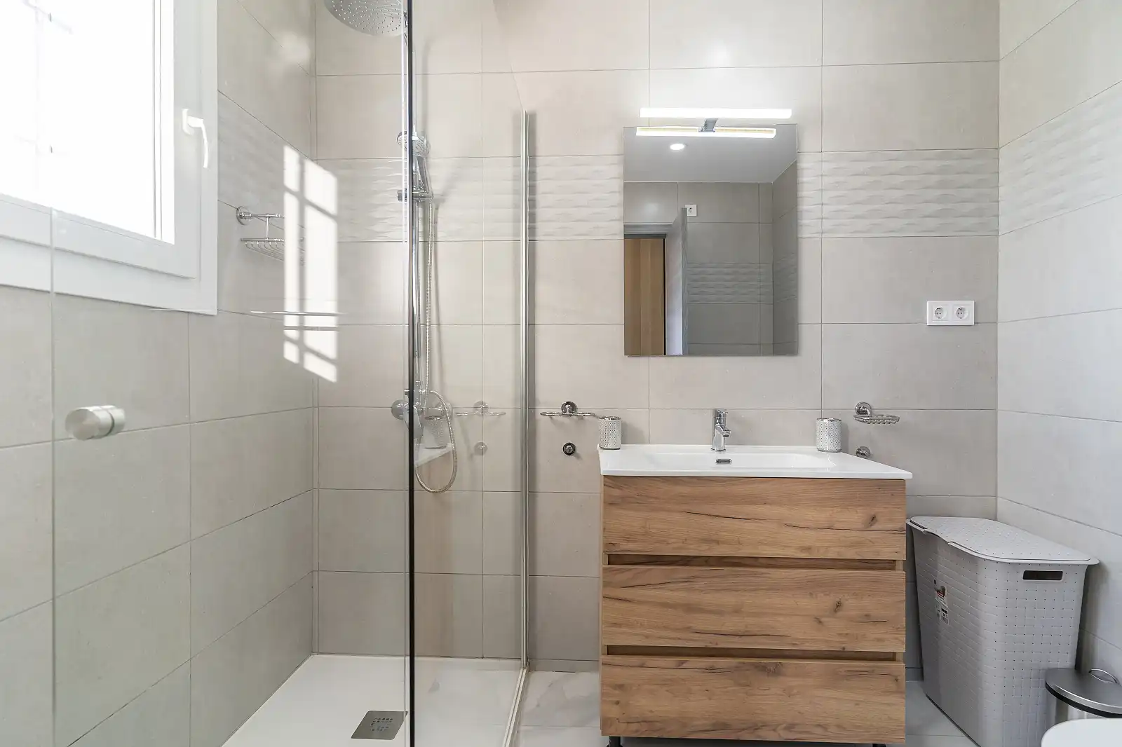 Bathroom of Houses for sale in Benalmádena  with Air Conditioner, Terrace and Swimming Pool
