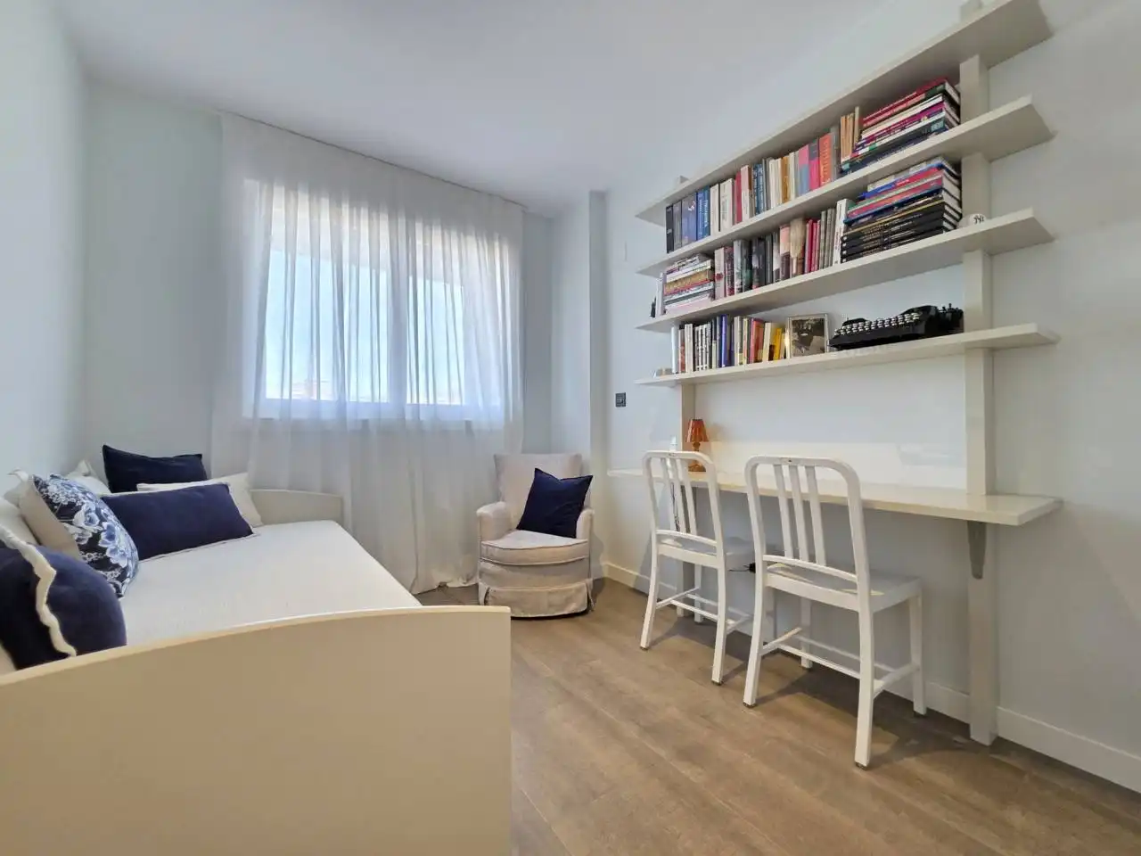 Bedroom of Attic for sale in Zaragoza  with Air Conditioner, Heating and Parquet flooring