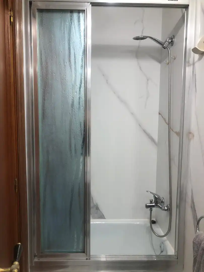Badezimmer von Büro zur Miete in Móstoles mit Abstellraum